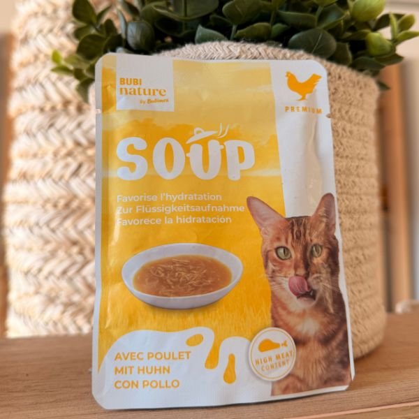 Envase de BUBU Nature Soup para gatos sabor pollo, sopa hidratante.
